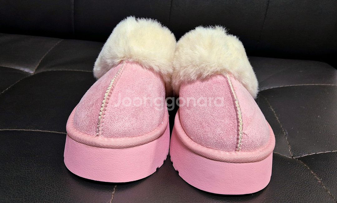 [새상품] 핑크 통굽 키높이 어그 슬리퍼(235)--2