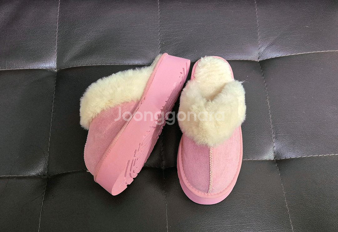 [새상품] 핑크 통굽 키높이 어그 슬리퍼(235)--0