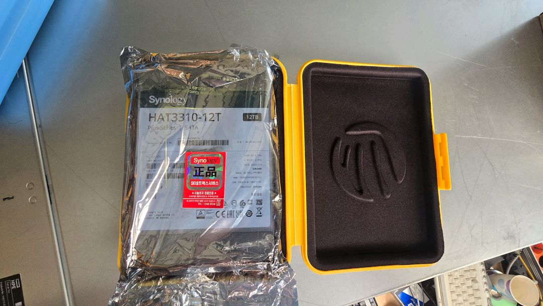 시놀로지 HAT7 12TB HDD 미개봉 보증유--2