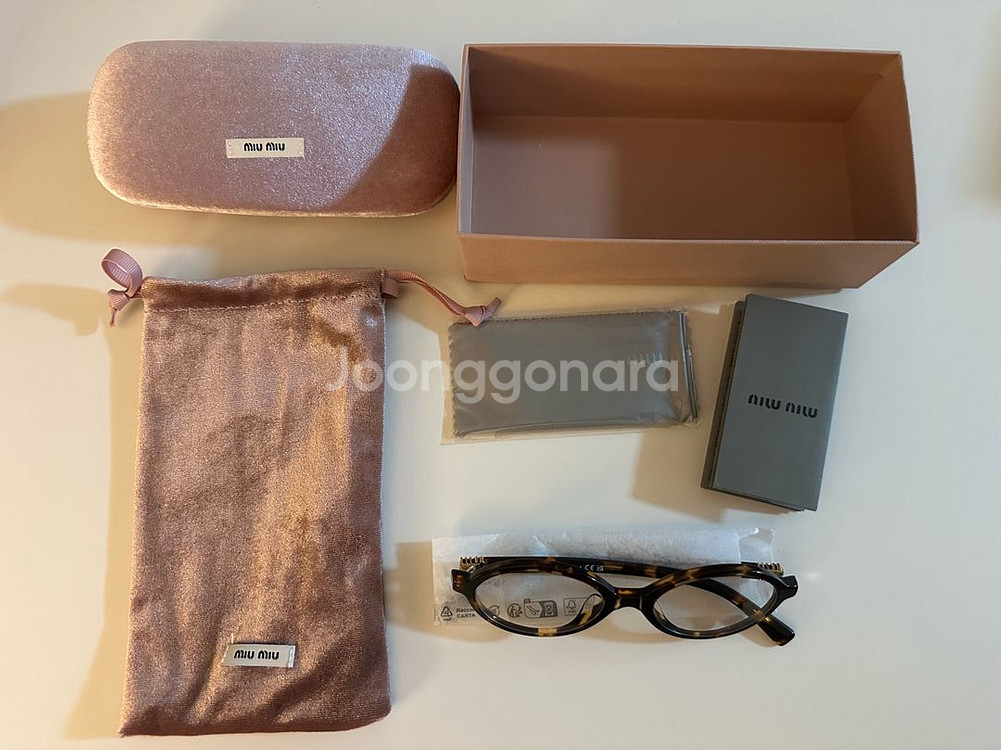 미우미우 리가드 블루렌즈 알터너티브핏 팝니다.--1