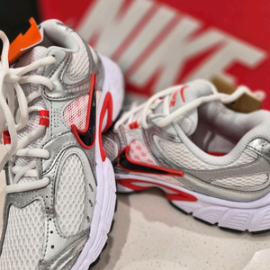 나이키 v5 런 실버레드