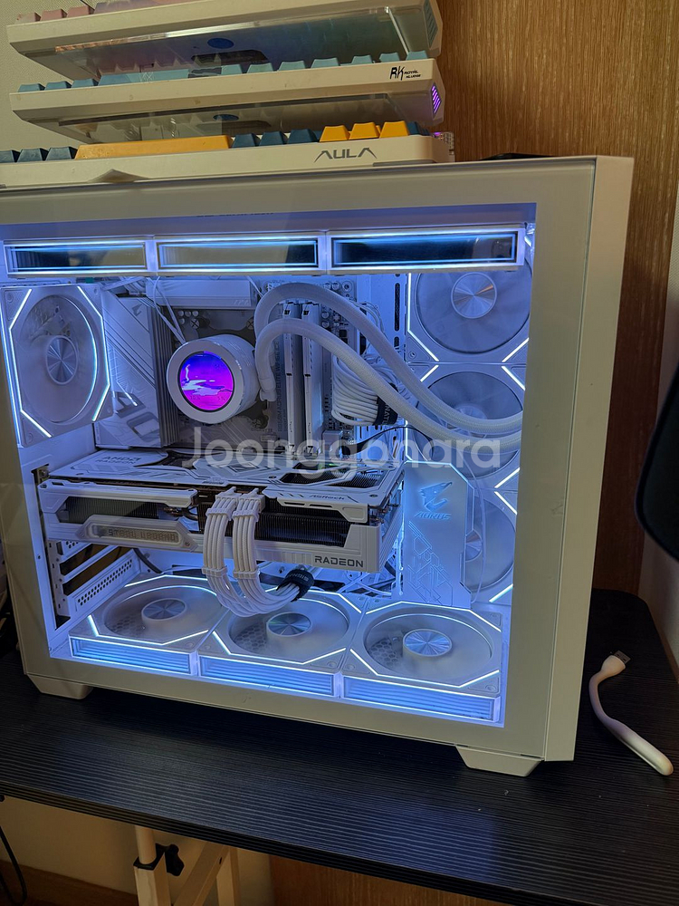 9800X3D , RX9070XT 컴퓨터 본체--0