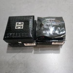 [새상품]지방시 스킨 글로우 쿠션 (C-105)