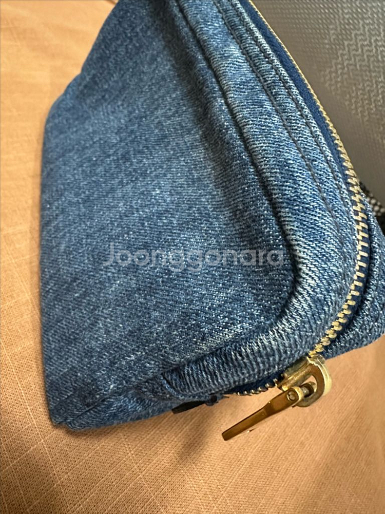 프라다 데님 파우치--5