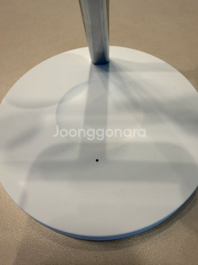 벨킨 3-in-1 무선 충전기 스탠드입니다--1