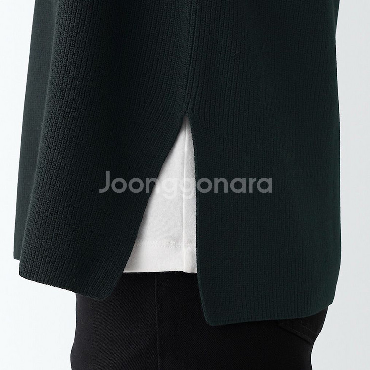 무인양품 형태가 유지되는 V넥 베스트--9