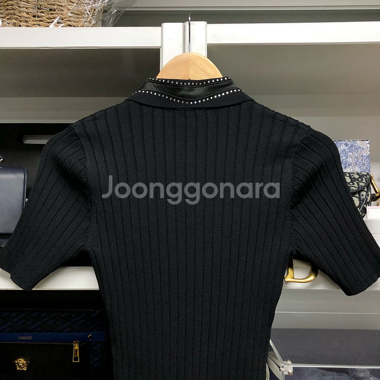 SANDRO 산드로 큐빅디테일 블랙 니트 탑--5