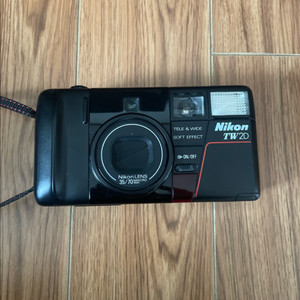 니콘 TW2D 필름 카메라