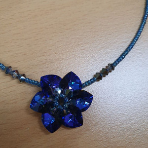 보라꽃 큐빅팬던트 비즈 목걸이