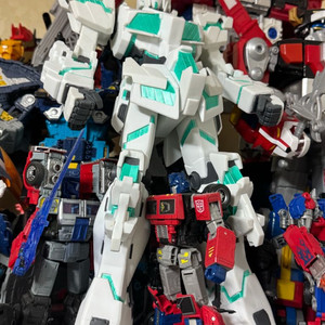 제일복권 유니콘 건담 라스트원 각성버전 팝니다