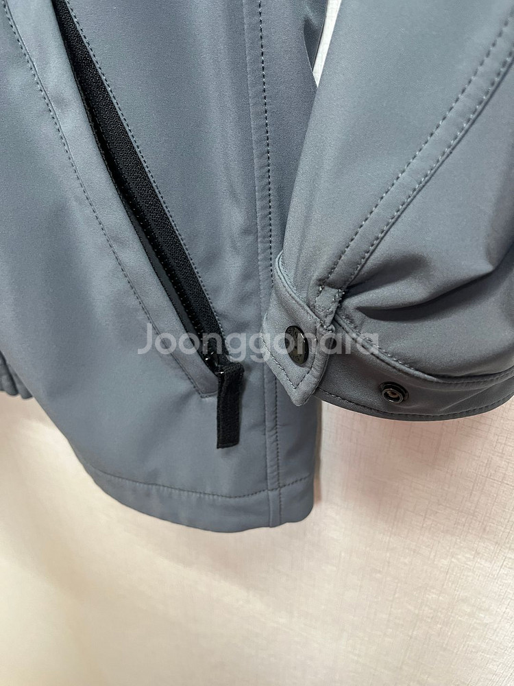 스톤아일랜드 남자 라이트 소프트쉘 후드 자켓 L 100--3