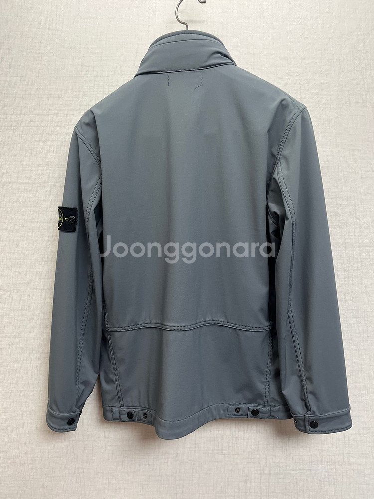 스톤아일랜드 남자 라이트 소프트쉘 후드 자켓 L 100--4