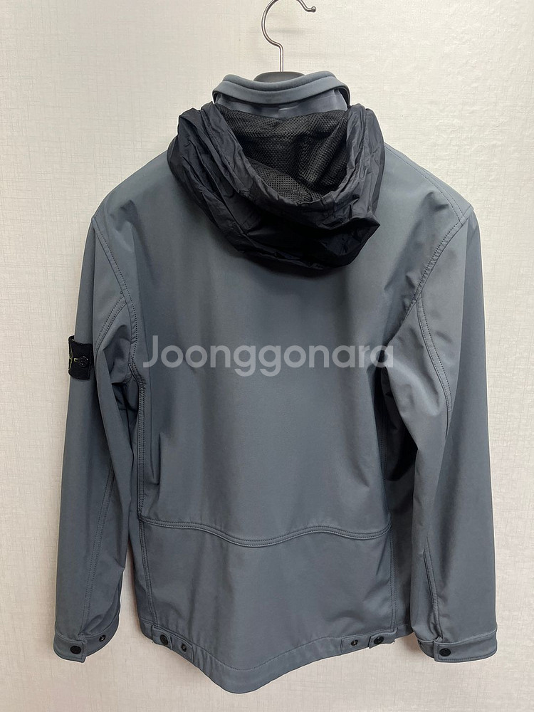 스톤아일랜드 남자 라이트 소프트쉘 후드 자켓 L 100--5