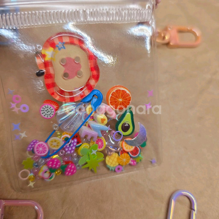 지퍼백 단추(사과, 하트) 키링 4개. D고리키링.--1