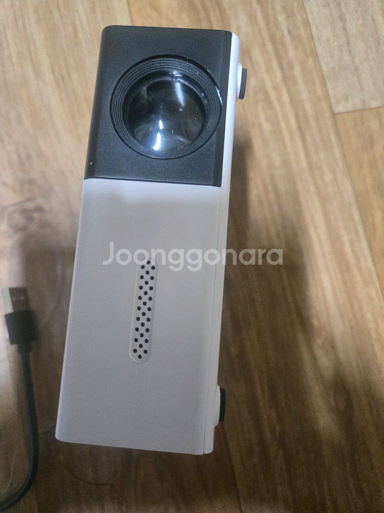 미니 빔프로젝터, 스피커 판매합니다(스크린포함)--4