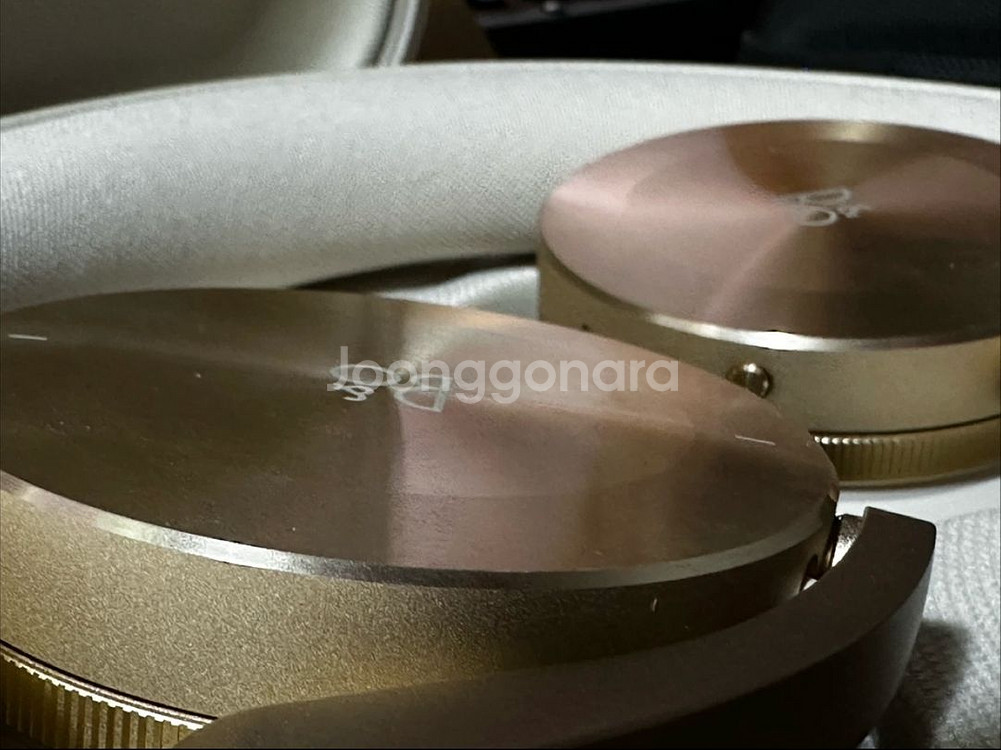 뱅앤올룹슨 95주년 Beoplay H95 골드--2