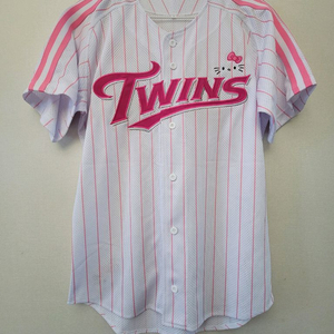 <새상품>LG트윈스 핑크유니폼 헬로키티 100 박용택