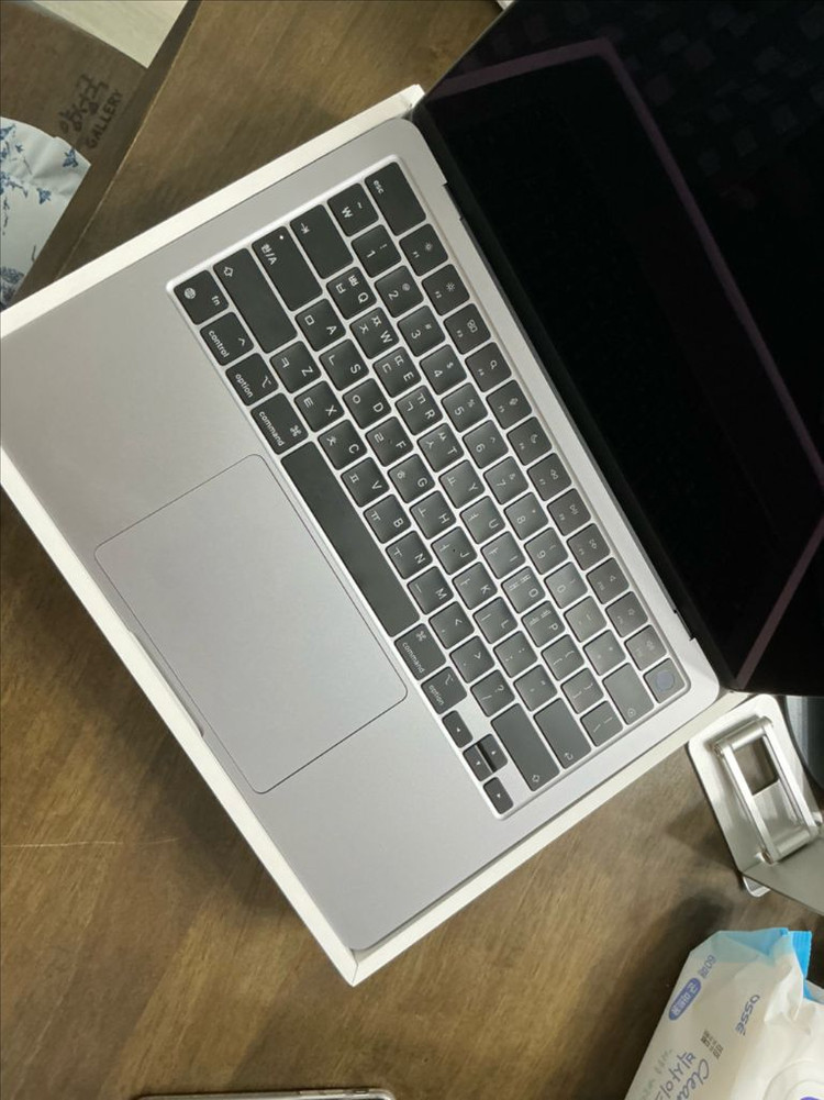 맥북에어 m3 13인치 8/256 스페이스그레이 이미지