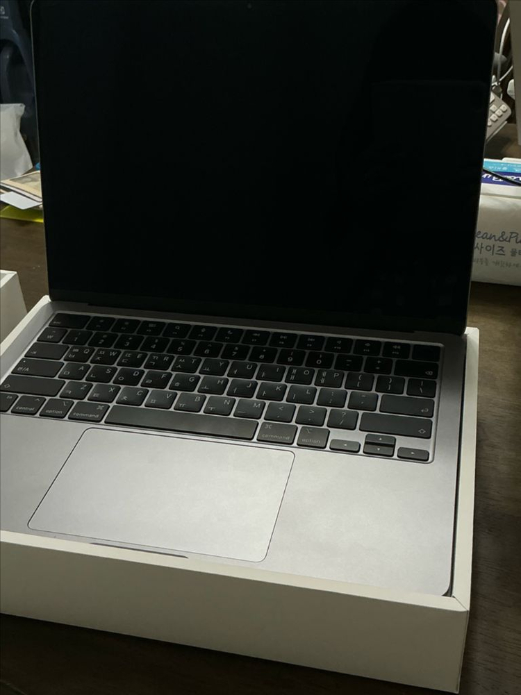 맥북에어 m3 13인치 8/256 스페이스그레이 이미지