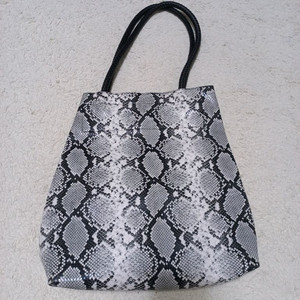 뱀피 무늬 토트백,뱀피 무늬 토트백,스네이크백,뱀피무늬