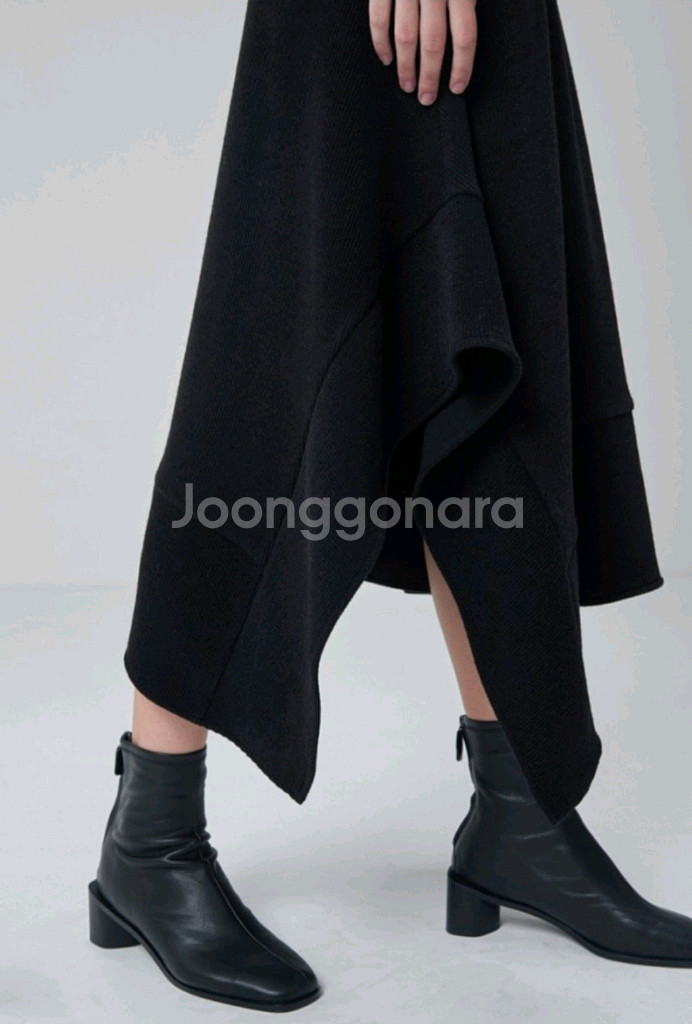 (새상품) system 시스템 언발란스 니트 스커트--3