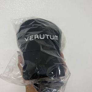 베루툼 프론트 로고 딥 볼캡 블랙