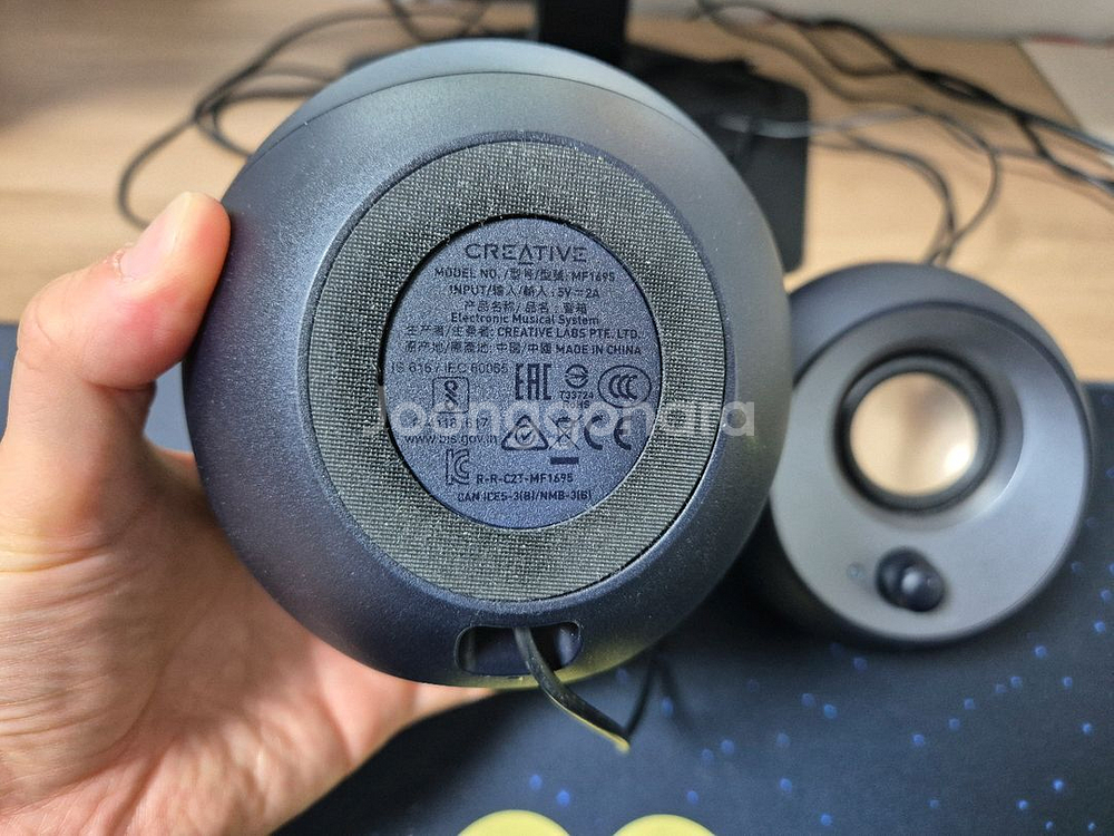 페블 v2 스피커 판매합니다.--1