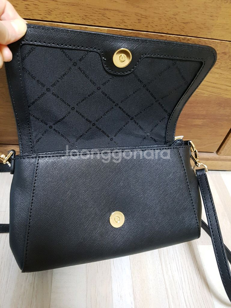 (새상품)마이클코어스 미니 크로스백--1