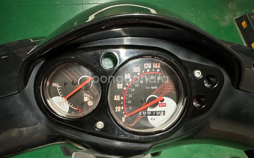 아프릴리아 SR 모타드 125 스쿠터--3