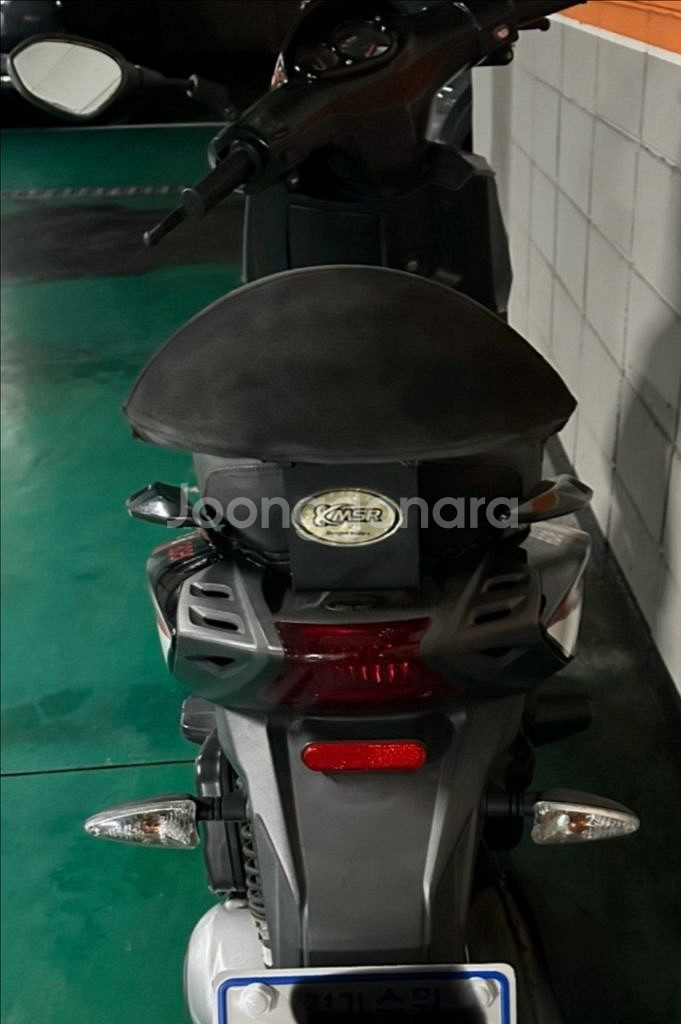 아프릴리아 SR 모타드 125 스쿠터--4