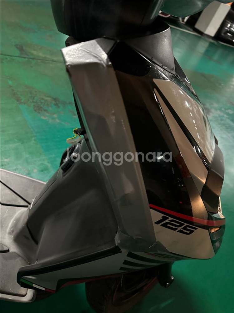 아프릴리아 SR 모타드 125 스쿠터--5