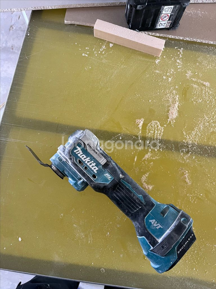 마끼다 멀티커터 18V--0