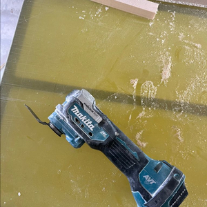 마끼다 멀티커터 18V