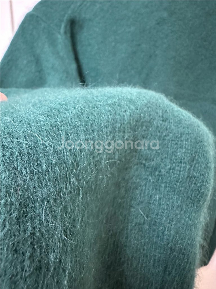 안나앤블루 부드러운 가디건 금장단추 고급미--5