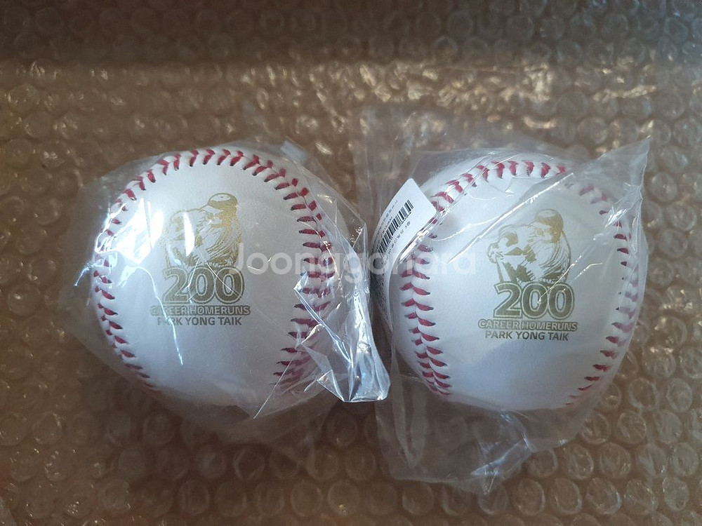 KBO 박용택 200홈런 300도루 기념구--0