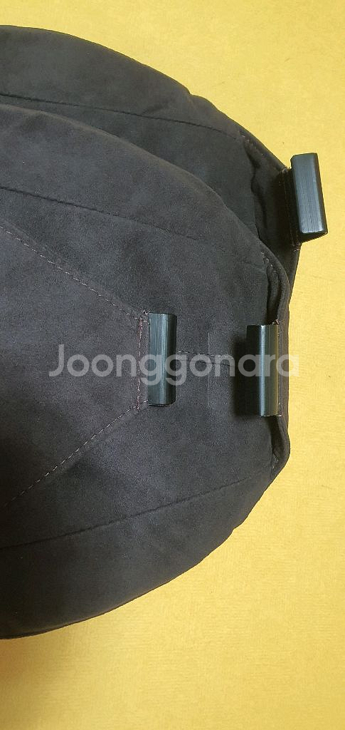 제네시스 G90 뒷자석 목베게 입니다--3