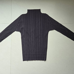 플리츠플리즈 에이폭 긴팔탑 퍼플