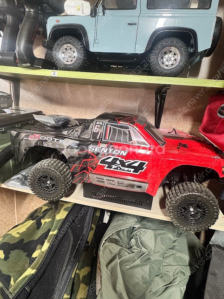 타미야 디펜더 RC--0