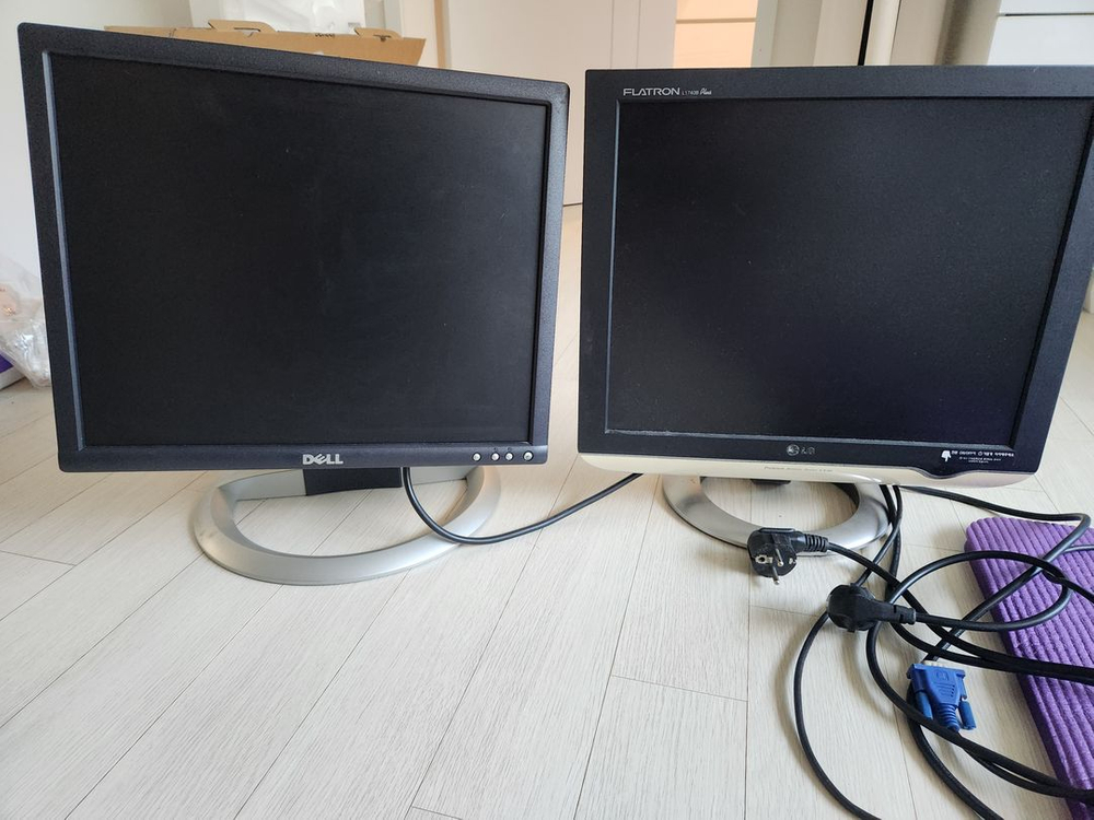 17인치 모니터 2대 (델, LG) 무료 나눔--3