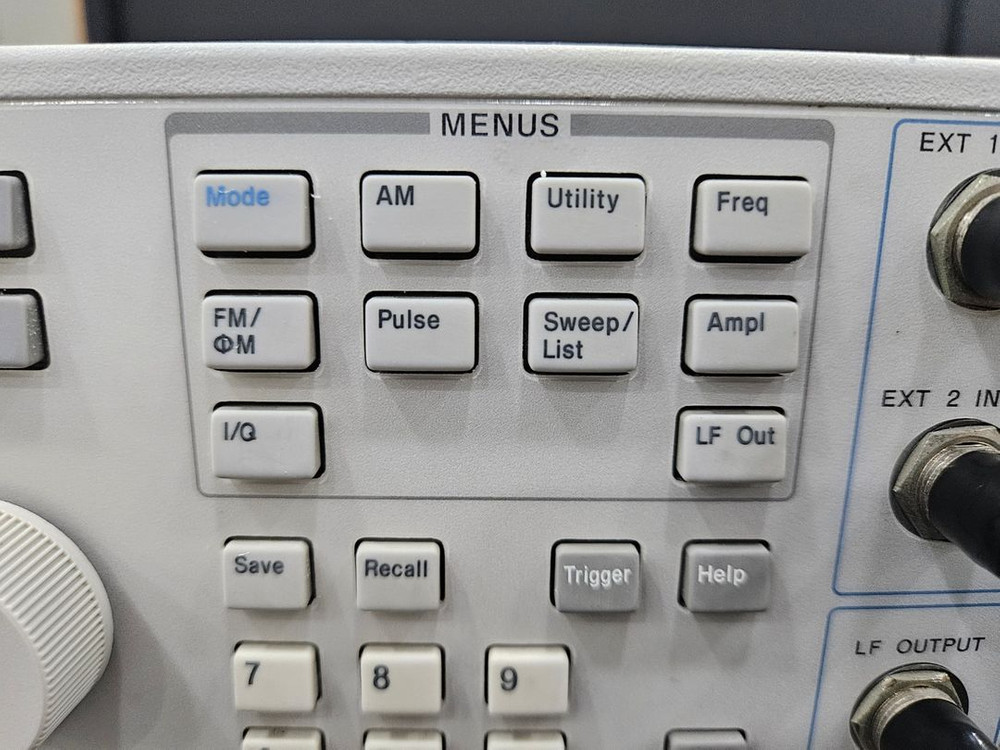 Agilent 4437B Signal Generator 이미지