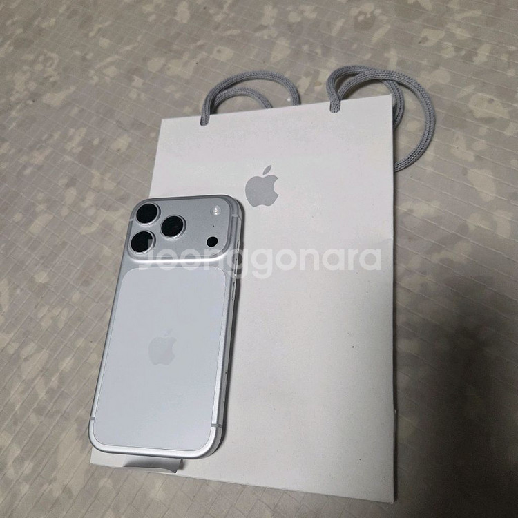 [새상품]아이폰 17 Pro 실버 256GB 자급제 폰--1