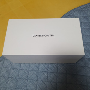 젠틀몬스터 선글라스 제이드01 새상품 판매합니다.