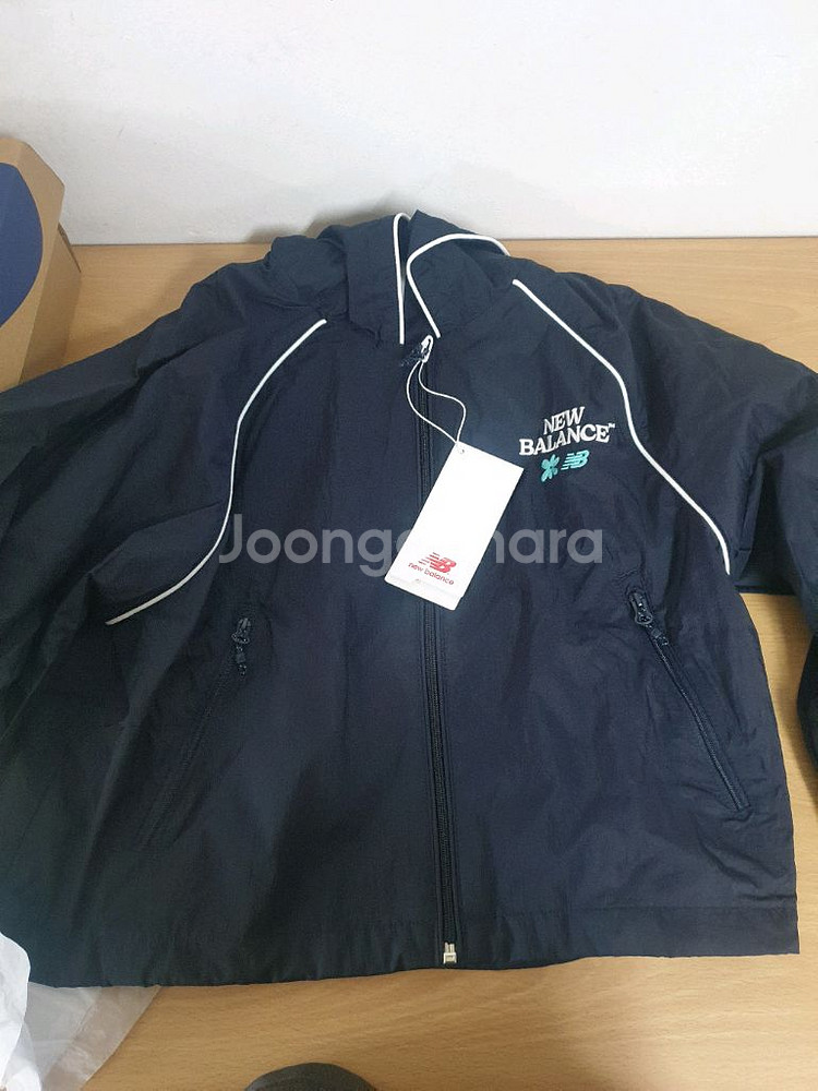 뉴발란스 키즈 크롭 바람막이 150사이즈--1