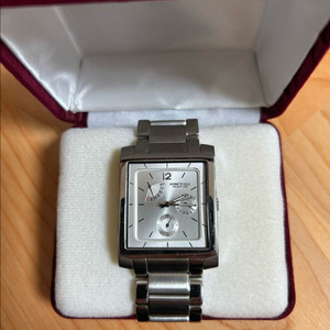 KENNETH COLE REACTION 시계