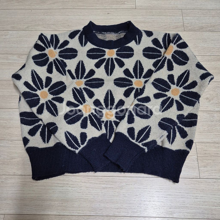 꽃무늬 네이비니트--0