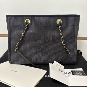 샤넬 도빌백 미듐 블랙 백화점구매 풀구성 팝니다.