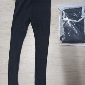새상품 여아130 기모골지레깅스 2벌
