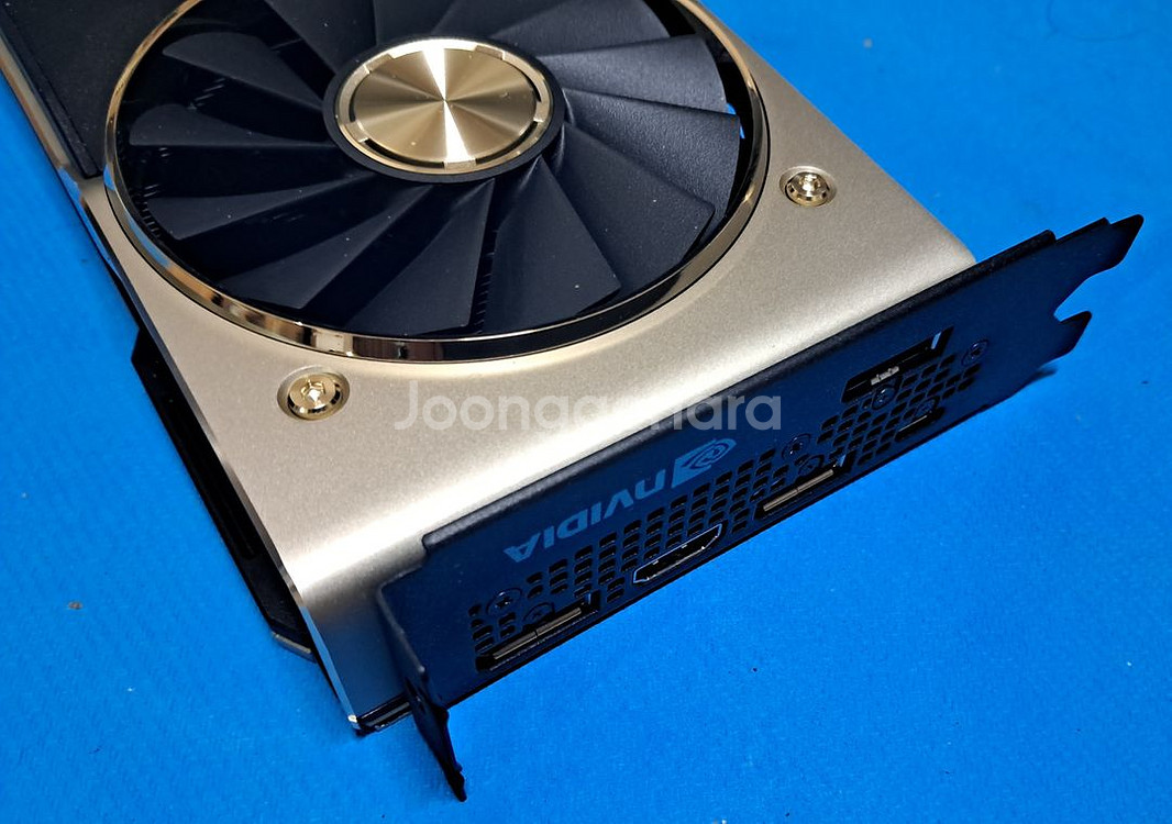 TITAN RTX D6 24G 민트급--4