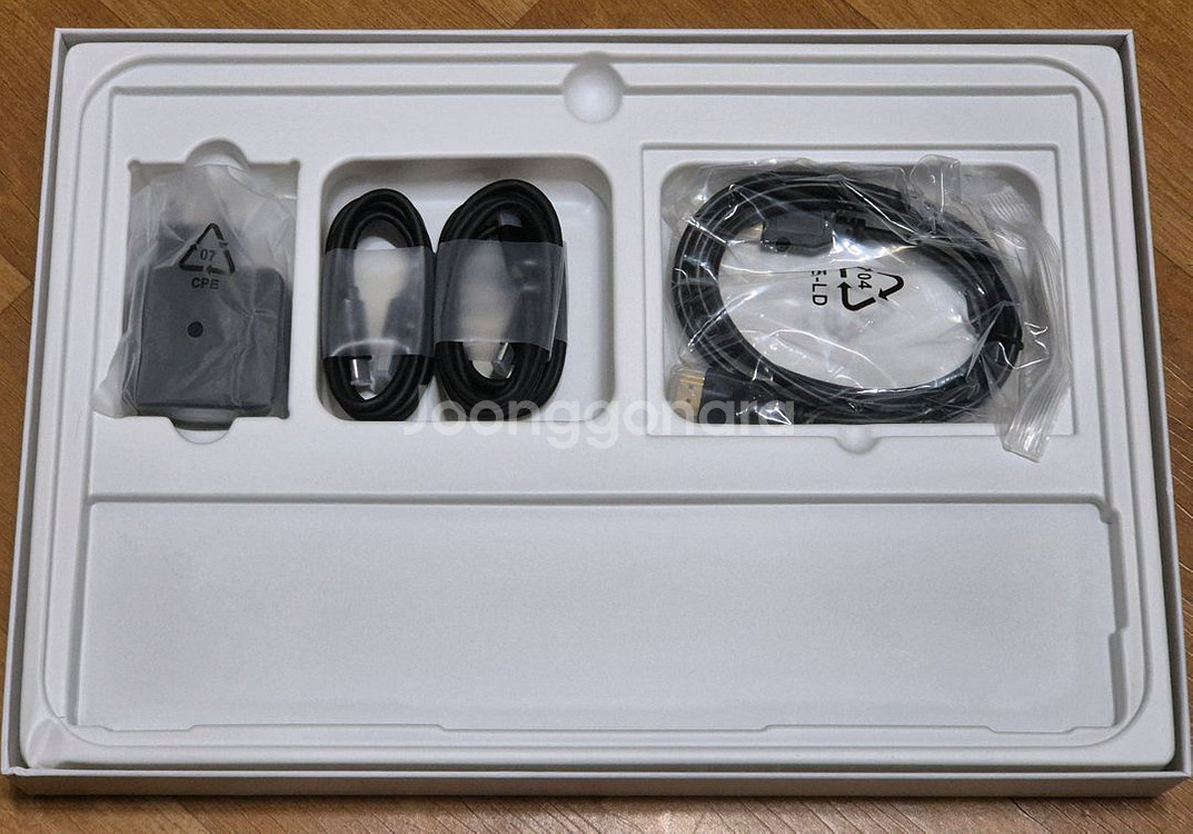 4K UHD IPS 고화질 포터블 터치 모니터 휴대용--3