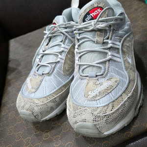 나이키 슈프림 스네이크